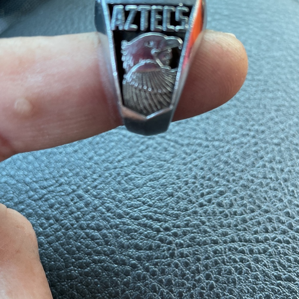 Ring - Picture 4 of 4